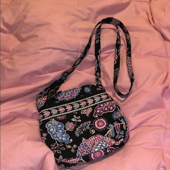 Vera Bradley size purse - Picture 1 of 1